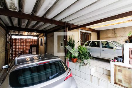 Casa à venda com 252m², 4 quartos e 3 vagas Casa à venda com 252m², 4 quartos e 3 vagasGaragem