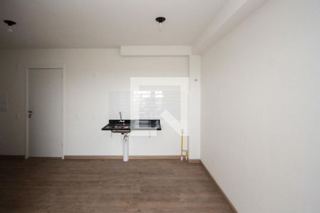 Sala e cozinha de apartamento para alugar com 2 quartos, 43m² em Jardim Adutora, São Paulo
