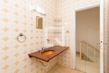 Casa à venda com 116m², 3 quartos e 2 vagasBanheiro