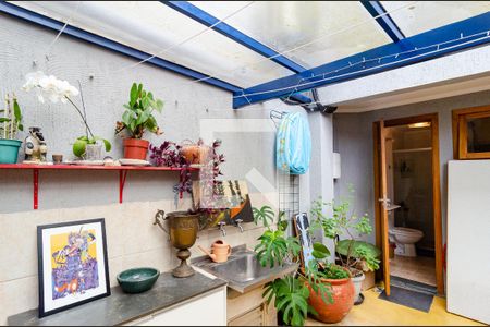 Casa à venda com 200m², 4 quartos e 2 vagas Casa à venda com 200m², 4 quartos e 2 vagasLavanderia