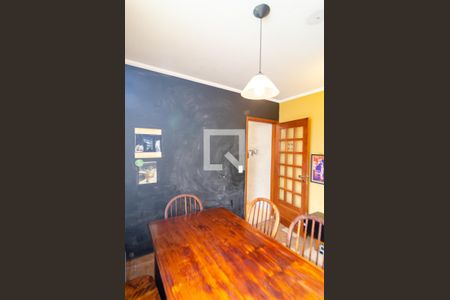 Casa à venda com 200m², 4 quartos e 2 vagas Casa à venda com 200m², 4 quartos e 2 vagasSala de Jantar