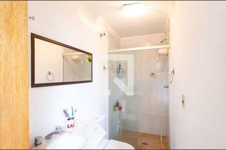 Casa à venda com 200m², 4 quartos e 2 vagas Casa à venda com 200m², 4 quartos e 2 vagasBanheiro de Serviço