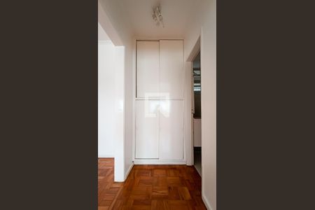 Corredor de apartamento para alugar com 1 quarto, 47m² em Paraíso, São Paulo