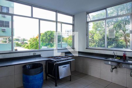 Apartamento à venda com 70m², 2 quartos e 1 vaga Apartamento à venda com 70m², 2 quartos e 1 vagaÁrea comum - Cozinha do Salão de festas