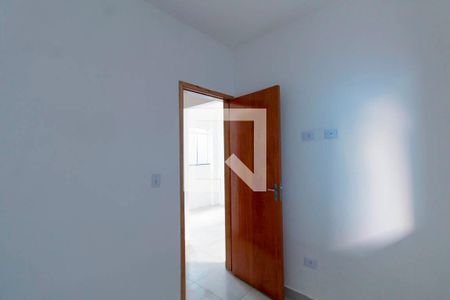 Quarto 1 de apartamento para alugar com 2 quartos, 42m² em Parque das Paineiras, São Paulo