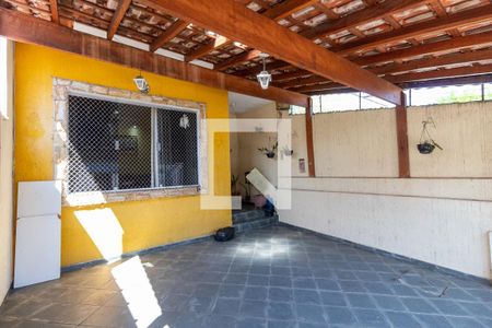 Casa à venda com 200m², 3 quartos e 2 vagasGaragem