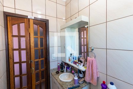 Casa à venda com 200m², 3 quartos e 2 vagasBanheiro da Suíte