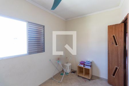 Casa à venda com 200m², 3 quartos e 2 vagasQuarto 2