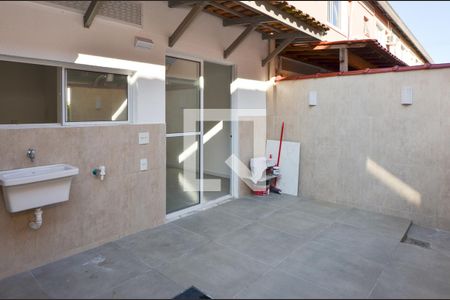 Casa de condomínio à venda com 83m², 3 quartos e 1 vagaÁrea de Serviço