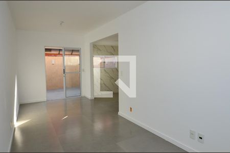 Sala de casa de condomínio para alugar com 3 quartos, 83m² em Vargem Pequena, Rio de Janeiro