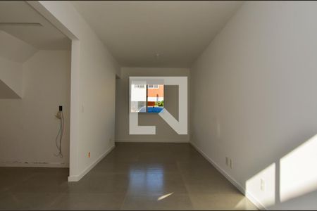 Sala de casa de condomínio para alugar com 3 quartos, 83m² em Vargem Pequena, Rio de Janeiro