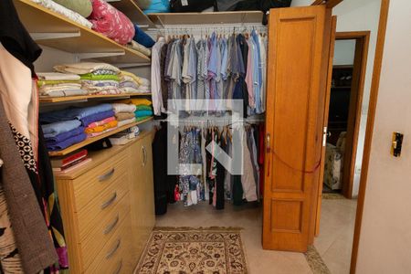 Casa à venda com 360m², 3 quartos e 4 vagasCloset - Suíte 3