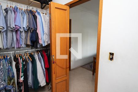Casa à venda com 360m², 3 quartos e 4 vagasCloset - Suíte 3