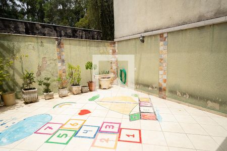 Casa à venda com 360m², 3 quartos e 4 vagasÁrea Churrasqueira 