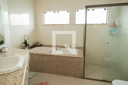 Casa à venda com 360m², 3 quartos e 4 vagasBanheiro - Suíte 3