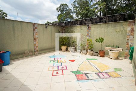 Casa à venda com 360m², 3 quartos e 4 vagasÁrea Churrasqueira 