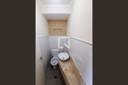Casa de condomínio para alugar com 180m², 3 quartos e 2 vagas Casa de condomínio para alugar com 180m², 3 quartos e 2 vagasLavabo