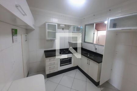 Casa de condomínio para alugar com 180m², 3 quartos e 2 vagas Casa de condomínio para alugar com 180m², 3 quartos e 2 vagasCozinha