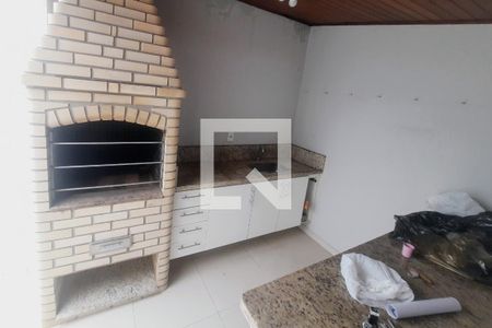 Casa de condomínio para alugar com 180m², 3 quartos e 2 vagas Casa de condomínio para alugar com 180m², 3 quartos e 2 vagasChurrasqueira