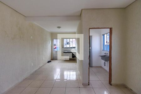 Sala de casa para alugar com 2 quartos, 70m² em Parque São Lucas, São Paulo