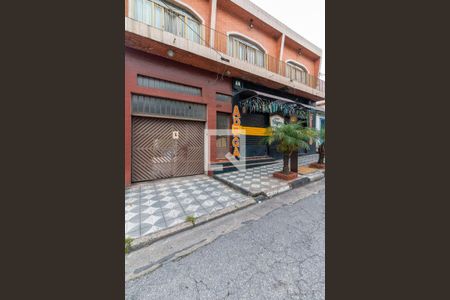 Casa à venda com 600m², 4 quartos e 3 vagas Casa à venda com 600m², 4 quartos e 3 vagasFachada