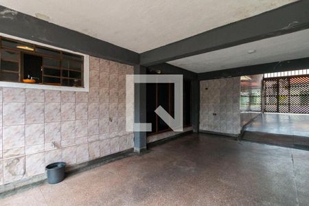 Casa à venda com 600m², 4 quartos e 3 vagas Casa à venda com 600m², 4 quartos e 3 vagasGaragem