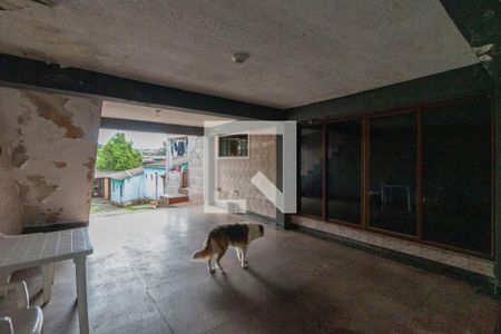 Casa à venda com 600m², 4 quartos e 3 vagas Casa à venda com 600m², 4 quartos e 3 vagasGaragem