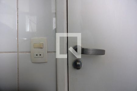 Apartamento para alugar com 65m², 2 quartos e 1 vagaSuíte - banheiro - detalhes