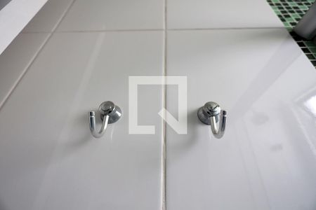 Apartamento para alugar com 65m², 2 quartos e 1 vagaSuíte - banheiro - detalhes