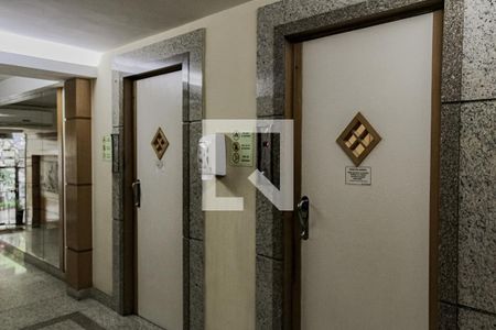 Apartamento à venda com 82m², 2 quartos e sem vagaElevador 