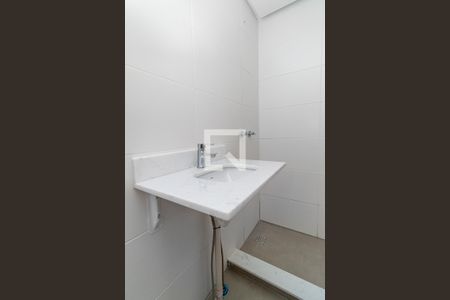 Banheiro da Suíte de apartamento à venda com 2 quartos, 67m² em Passo da Areia, Porto Alegre
