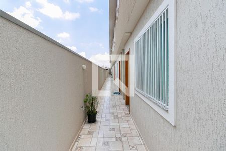 Casa de condomínio à venda com 65m², 2 quartos e 2 vagas Casa de condomínio à venda com 65m², 2 quartos e 2 vagasCorredor Externo