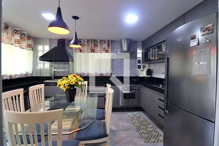 Apartamento para alugar com 125m², 2 quartos e 2 vagasCozinha