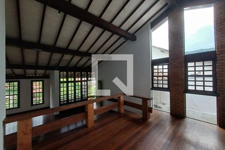 Sala de casa à venda com 4 quartos, 450m² em São Francisco, Niterói