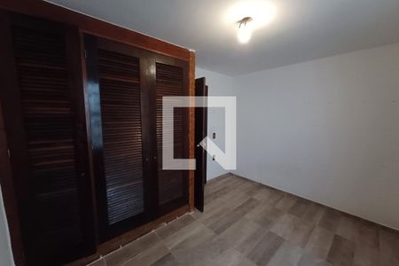 Casa à venda com 450m², 4 quartos e 2 vagasSuíte 2