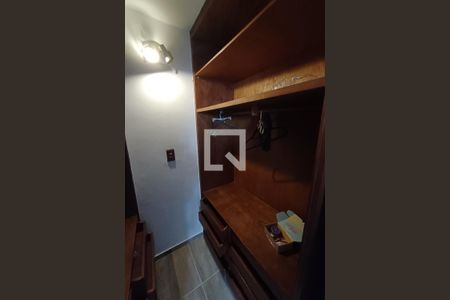 Casa à venda com 450m², 4 quartos e 2 vagasCloset da Suíte 1