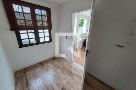 Casa à venda com 450m², 4 quartos e 2 vagasQuarto de Serviço Reversível
