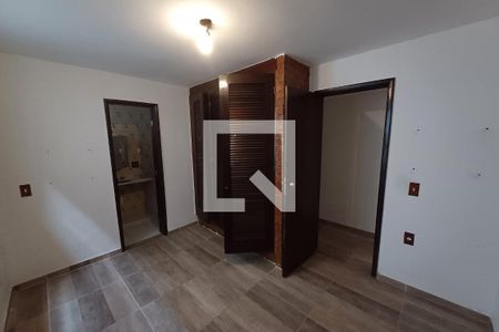 Casa à venda com 450m², 4 quartos e 2 vagasSuíte 2