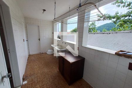 Casa à venda com 450m², 4 quartos e 2 vagasÁrea de Serviço