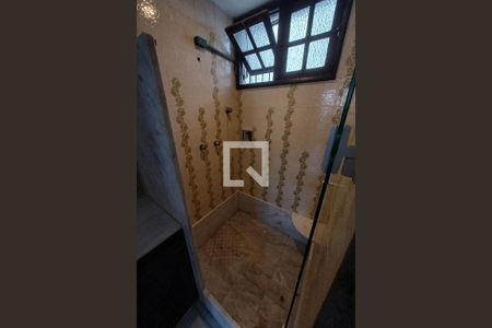 Casa à venda com 450m², 4 quartos e 2 vagasBanheiro da Suíte 1