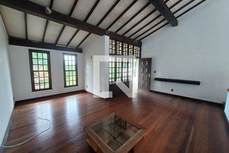 Sala de casa à venda com 4 quartos, 450m² em São Francisco, Niterói