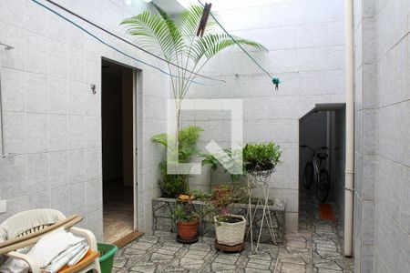 Casa para alugar com 200m², 4 quartos e 1 vaga Casa para alugar com 200m², 4 quartos e 1 vagaQuintal (1º andar)