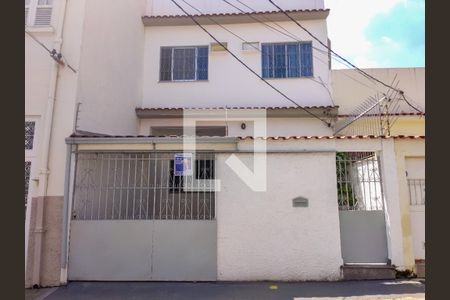 Casa para alugar com 200m², 4 quartos e 1 vaga Casa para alugar com 200m², 4 quartos e 1 vagaFachada