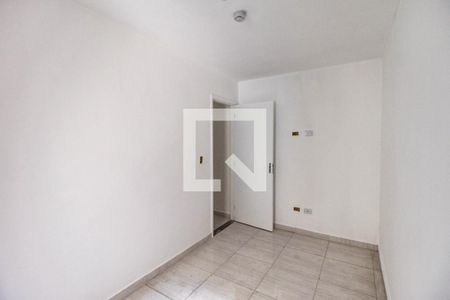 Quarto 1 de apartamento para alugar com 2 quartos, 42m² em Jardim Iva, São Paulo