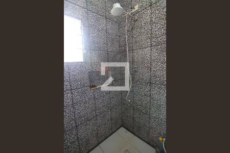 Banheiro de casa para alugar com 1 quarto, 31m² em Vila Buenos Aires, São Paulo