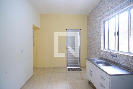 Cozinha de casa para alugar com 1 quarto, 31m² em Vila Buenos Aires, São Paulo