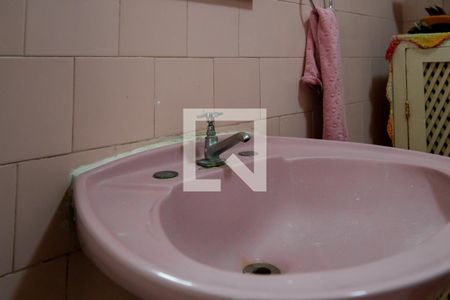 Casa à venda com 130m², 3 quartos e 2 vagasBanheiro Social