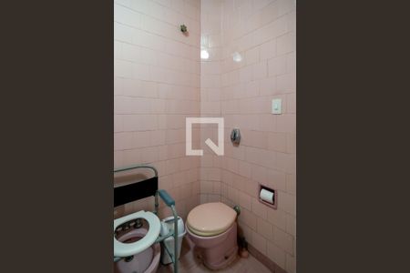 Casa à venda com 130m², 3 quartos e 2 vagasBanheiro Social