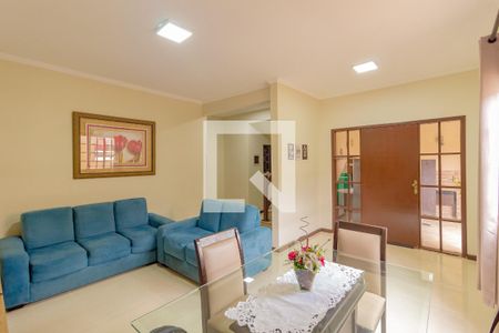 Sala de casa para alugar com 4 quartos, 180m² em Campo Grande, Rio de Janeiro