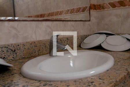 Casa à venda com 245m², 3 quartos e 2 vagas Casa à venda com 245m², 3 quartos e 2 vagasBanheiro Social